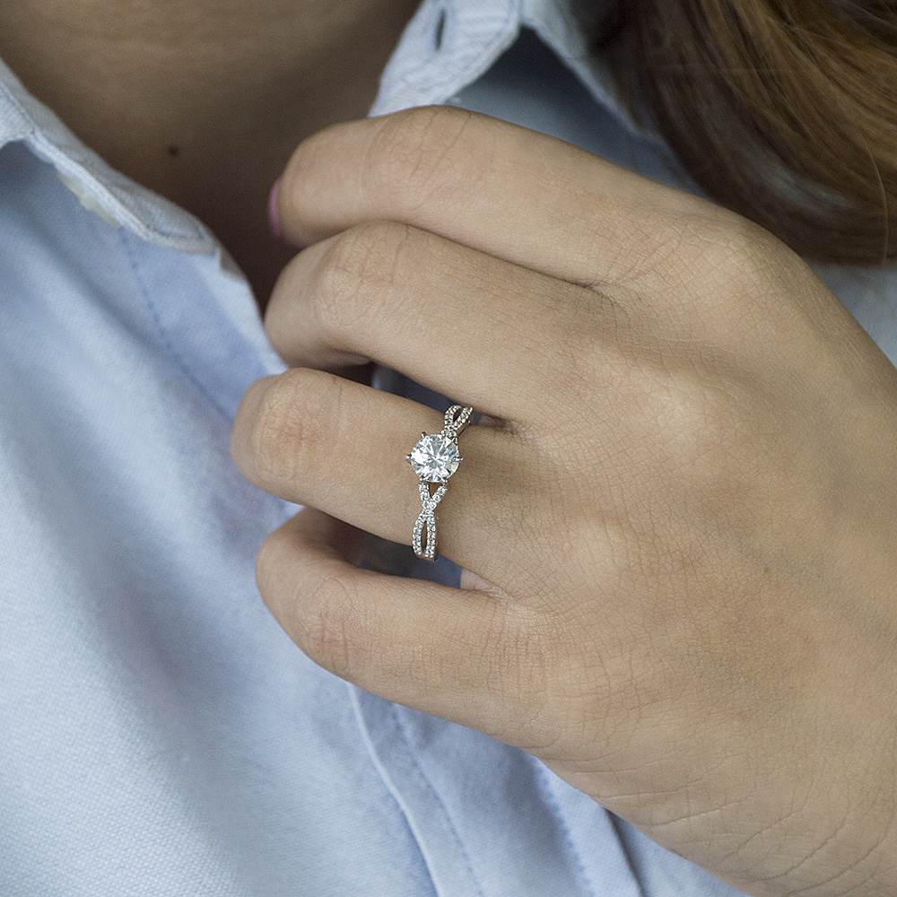 1 Ct Round Colorless Lab Diamond Infinity Shank Engagement Ring